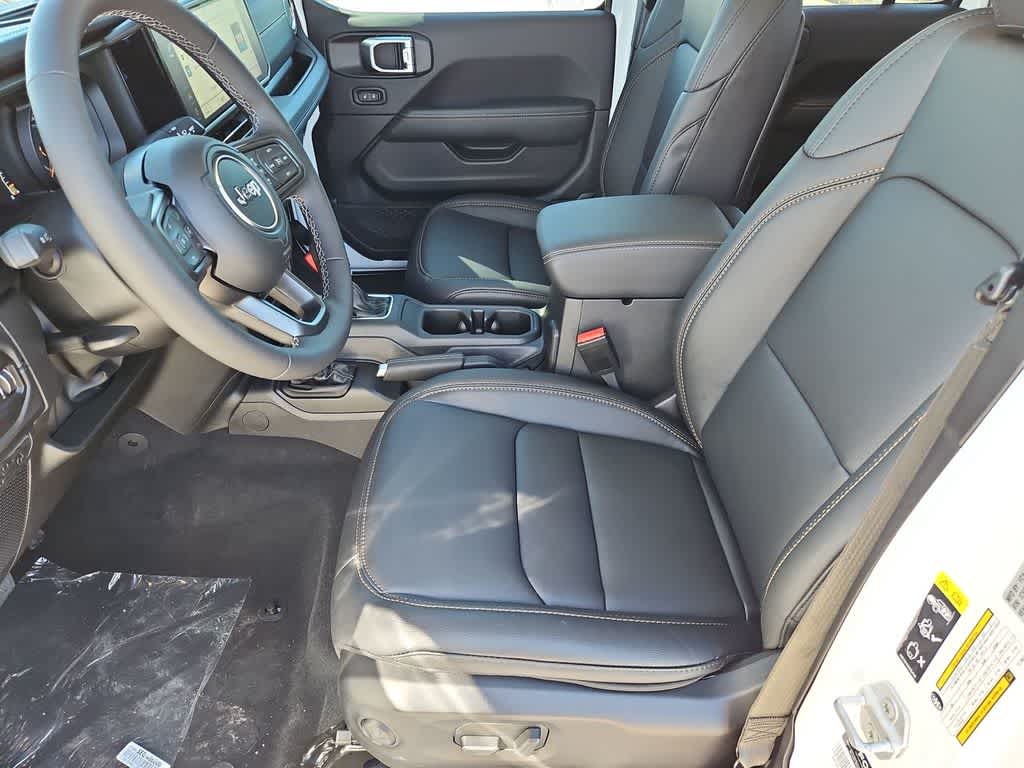 Thumbnail: 2026 Jeep Gladiator - 17