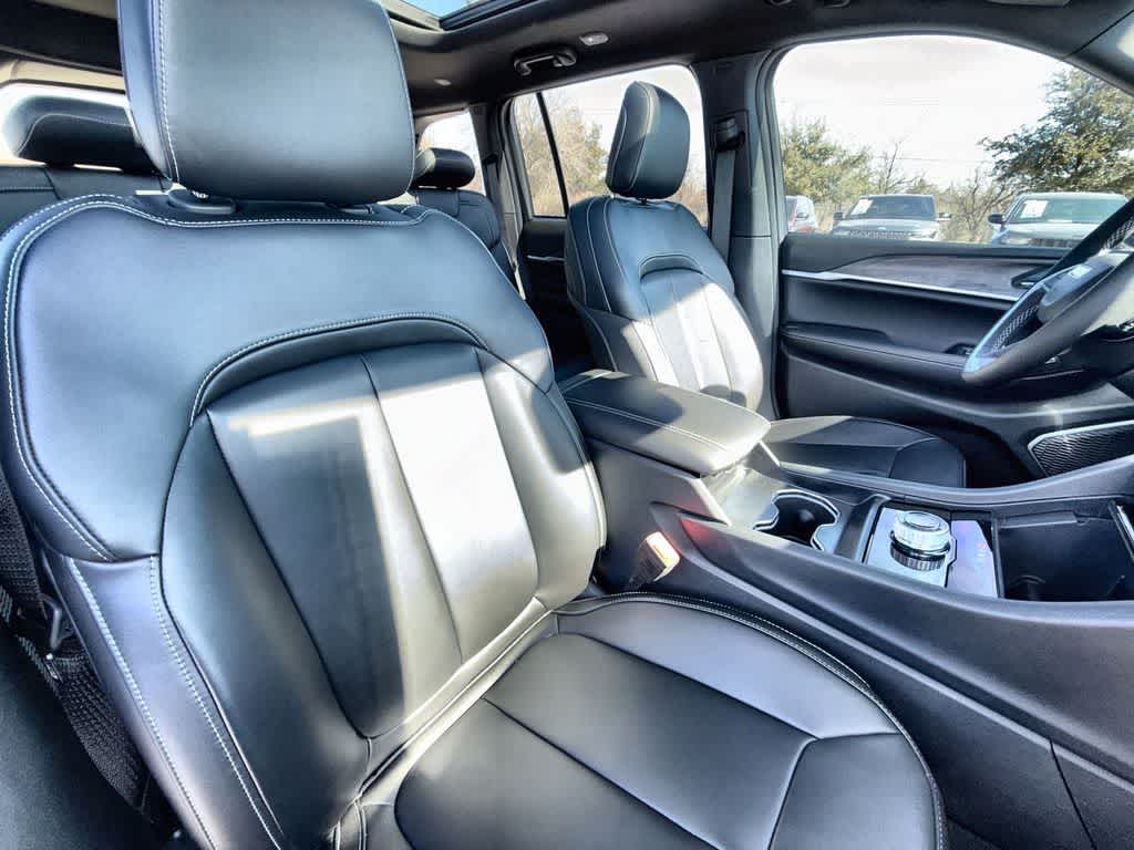 Thumbnail: 2026 Jeep Grand Cherokee - 14