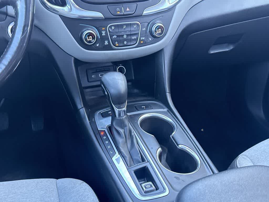 Thumbnail: 2022 Chevrolet Equinox - 18