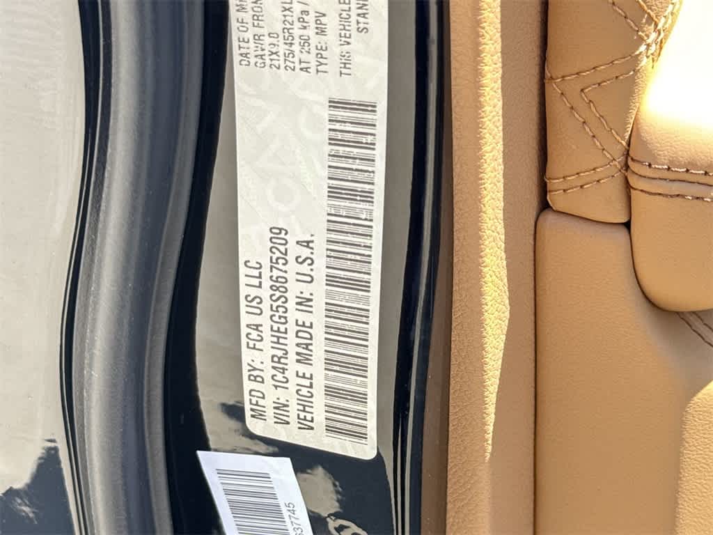 Thumbnail: 2025 Jeep Grand Cherokee - 25