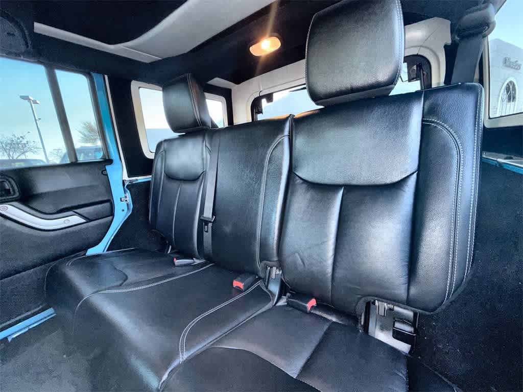 Thumbnail: 2017 Jeep Wrangler - 14