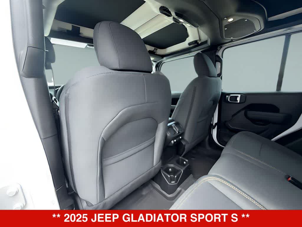 Thumbnail: 2025 Jeep Gladiator - 12