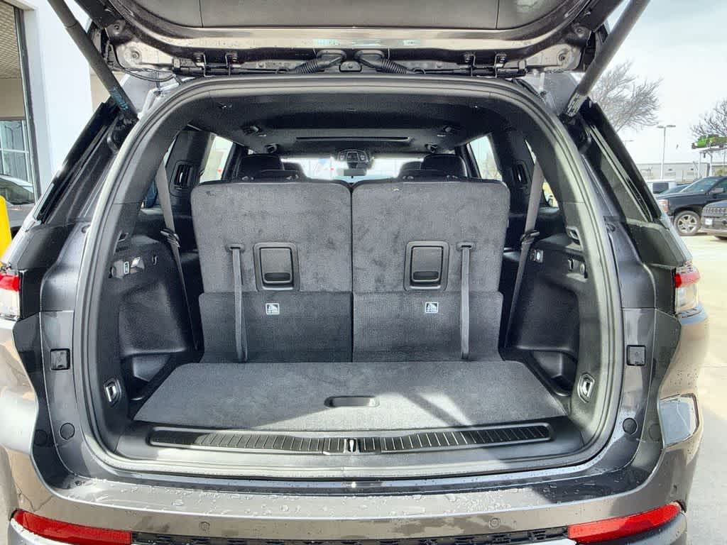 Thumbnail: 2026 Jeep Grand Cherokee L - 24