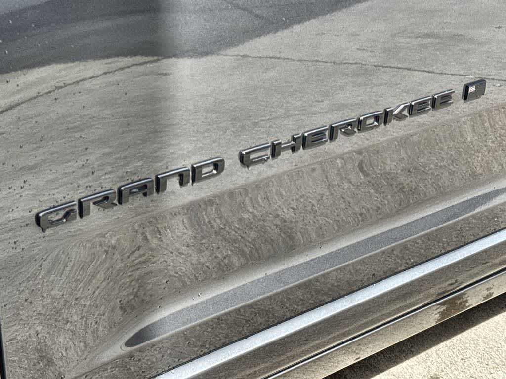 Thumbnail: 2026 Jeep Grand Cherokee - 8