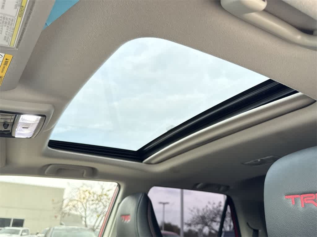 Thumbnail: 2023 Toyota 4Runner - 24