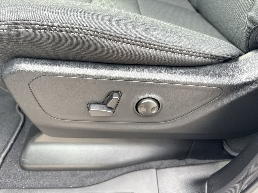 Thumbnail: 2026 RAM 1500 - 25