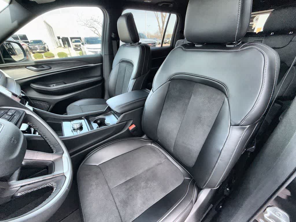 Thumbnail: 2026 Jeep Grand Cherokee L - 12