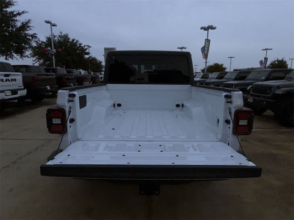 Thumbnail: 2025 Jeep Gladiator - 21