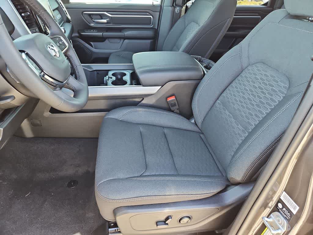 Thumbnail: 2026 RAM 1500 - 17