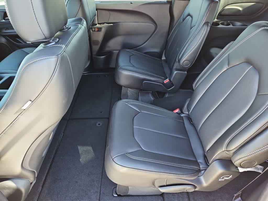Thumbnail: 2026 Chrysler Pacifica - 20