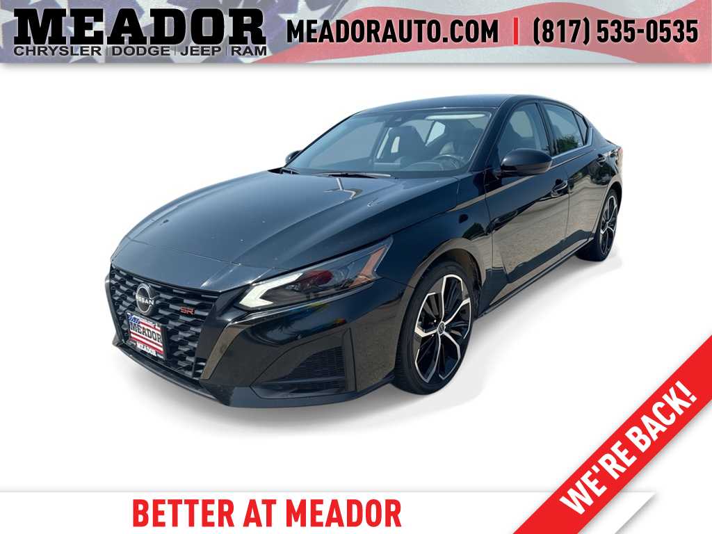 2023 Nissan Altima SR's photo