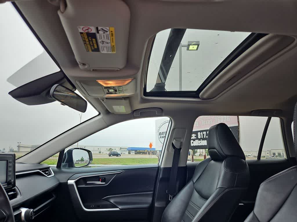 Thumbnail: 2021 Toyota RAV4 - 20
