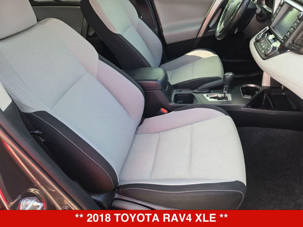 Thumbnail: 2018 Toyota RAV4 - 21