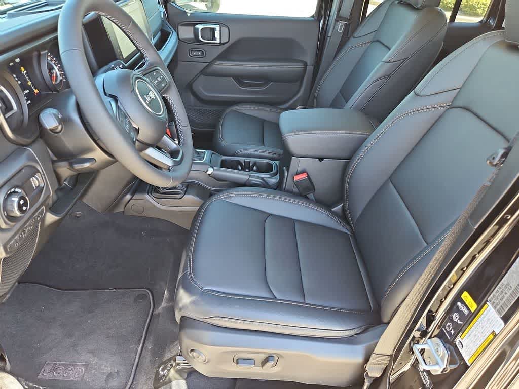 Thumbnail: 2026 Jeep Gladiator - 17