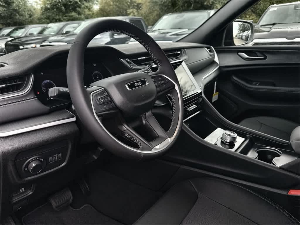 Thumbnail: 2025 Jeep Grand Cherokee - 2