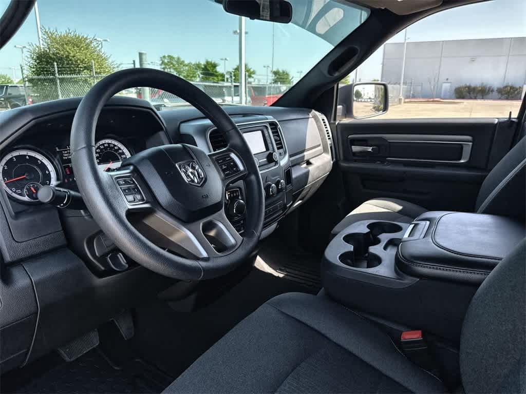 2022 RAM 1500 Classic SLT 2