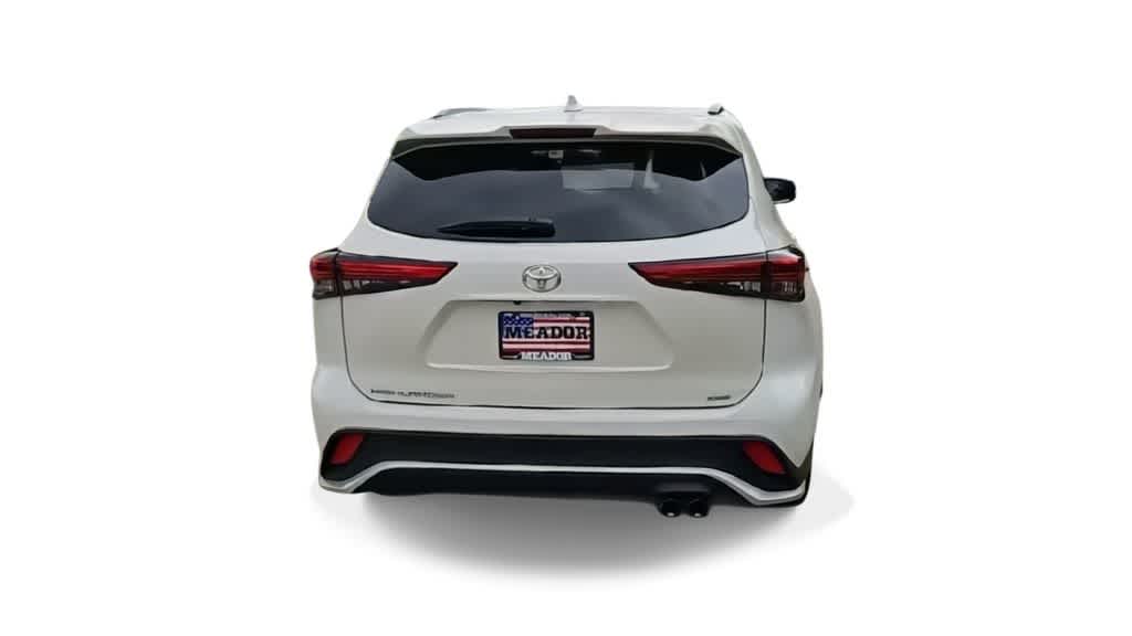 Thumbnail: 2021 Toyota Highlander - 7