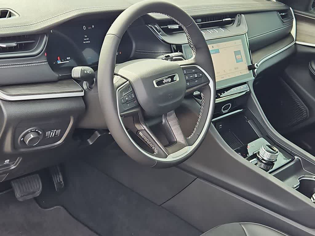 Thumbnail: 2026 Jeep Grand Cherokee - 10