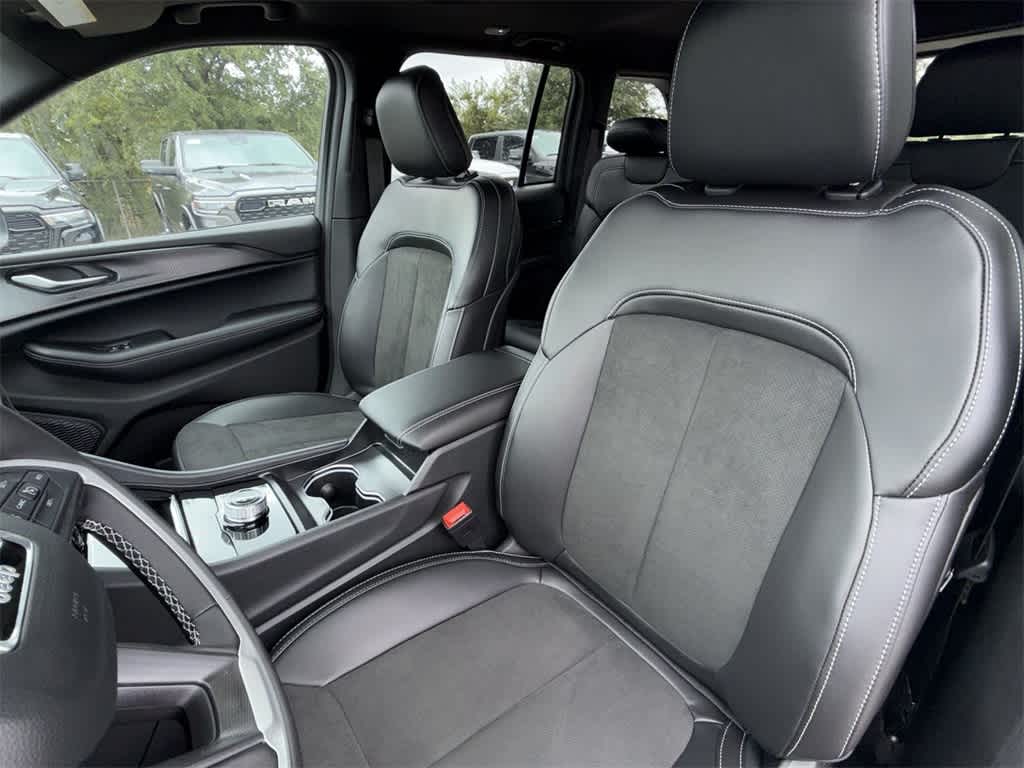 Thumbnail: 2025 Jeep Grand Cherokee - 10