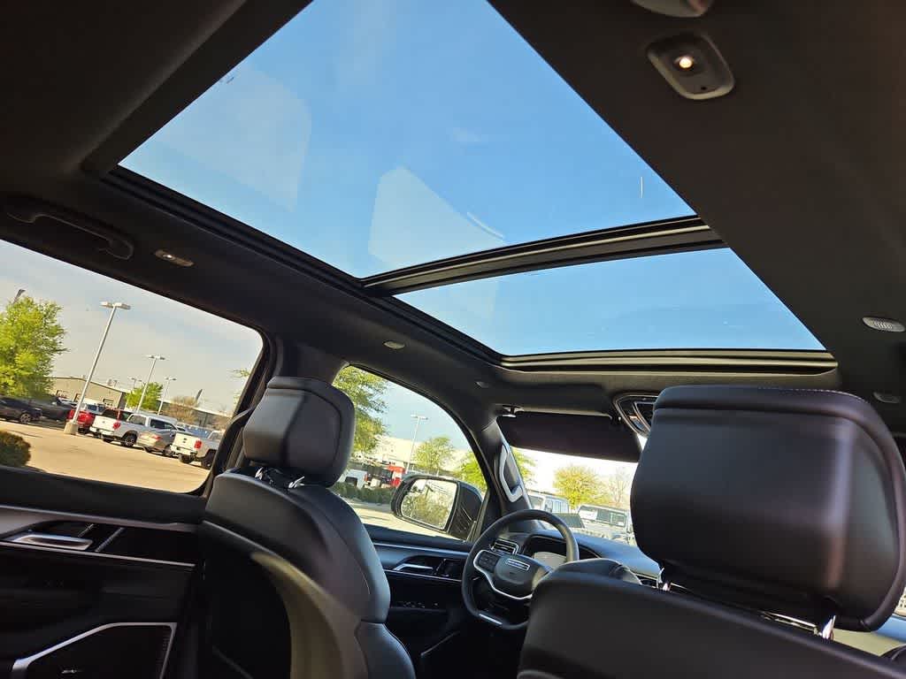 Thumbnail: 2026 Jeep Grand Wagoneer - 22