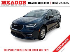 2025 Chrysler Pacifica Select Passenger Van