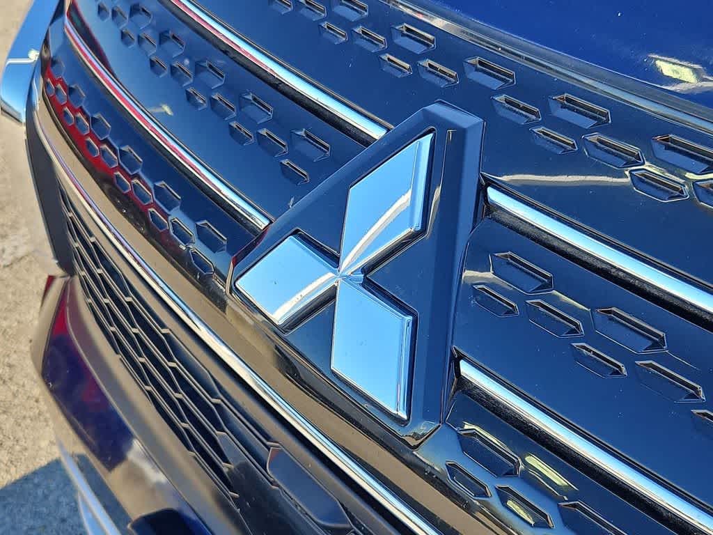 Thumbnail: 2024 Mitsubishi Outlander - 12