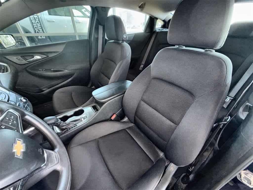 Thumbnail: 2023 Chevrolet Malibu - 10