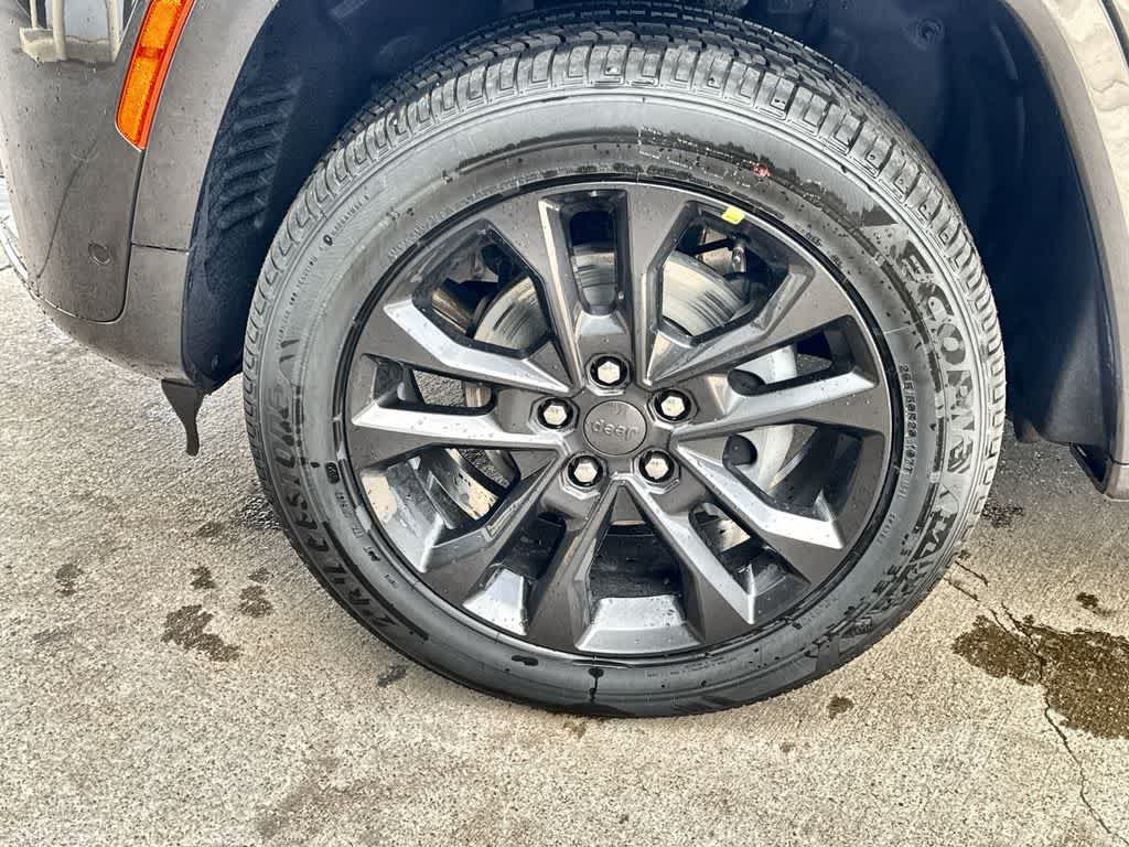 Thumbnail: 2026 Jeep Grand Cherokee - 9