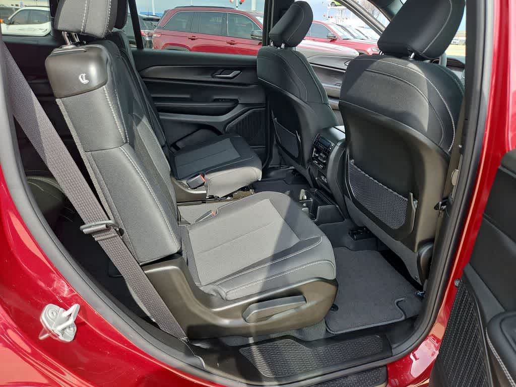 Thumbnail: 2025 Jeep Grand Cherokee L - 21