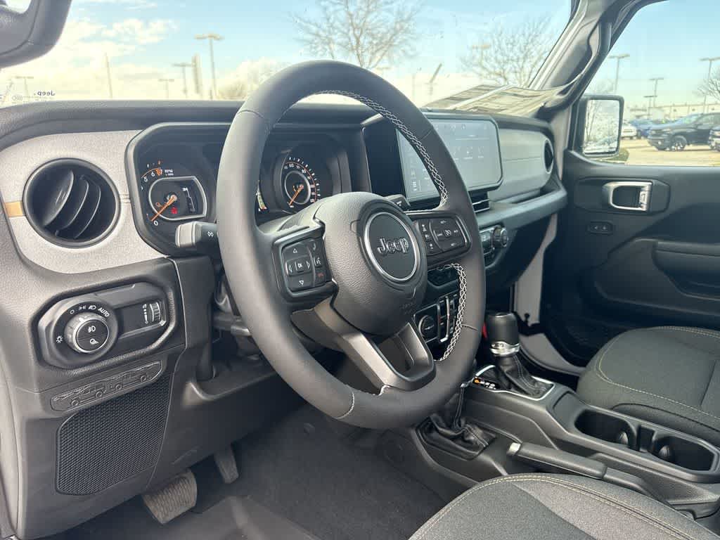 Thumbnail: 2025 Jeep Gladiator - 2