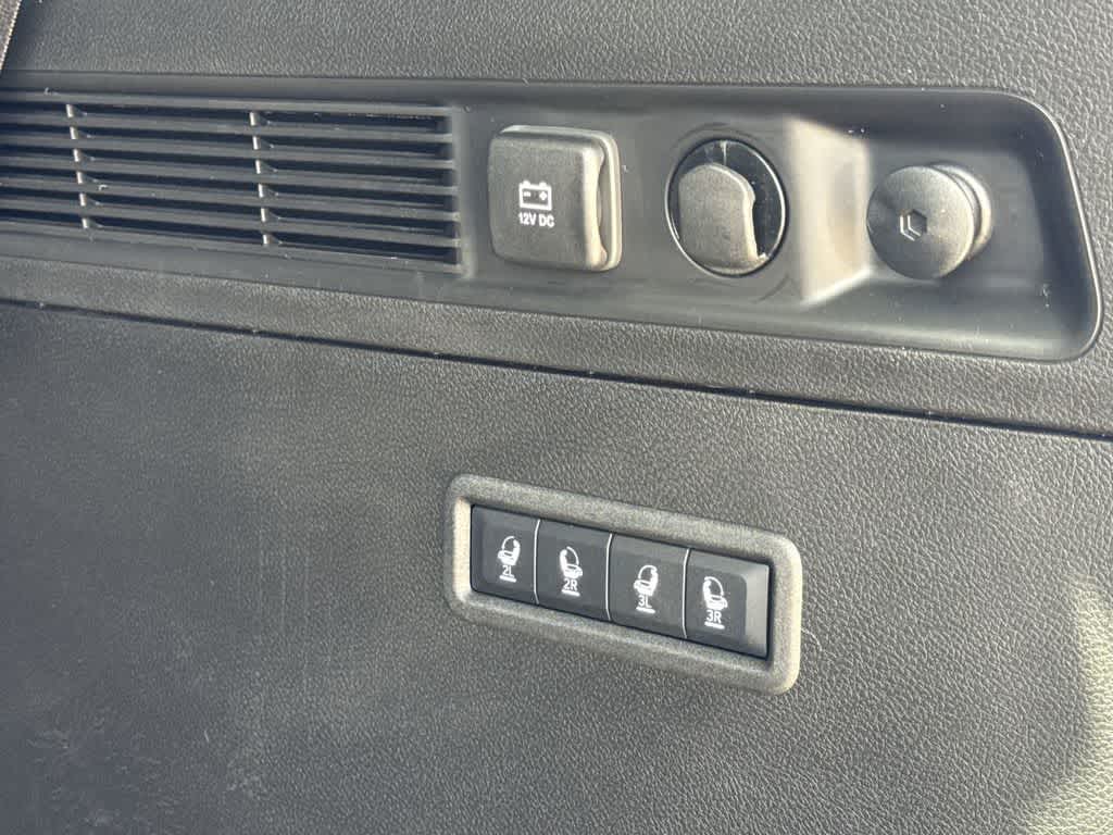 Thumbnail: 2025 Jeep Wagoneer - 24