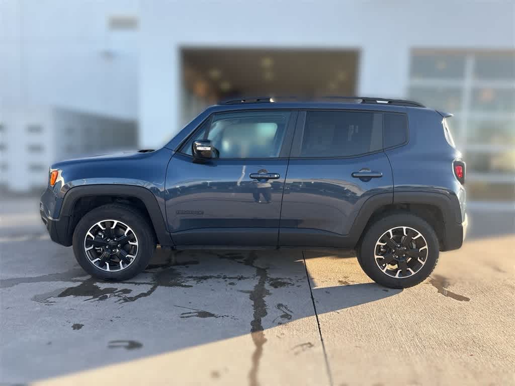 Thumbnail: 2023 Jeep Renegade - 3