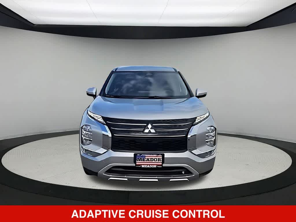 Thumbnail: 2024 Mitsubishi Outlander - 3