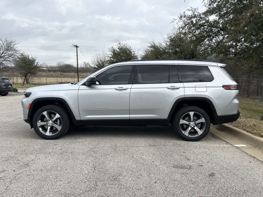 Thumbnail: 2026 Jeep Grand Cherokee L - 3
