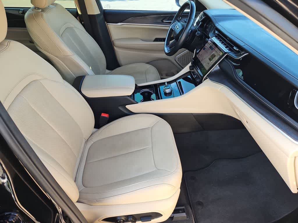 Thumbnail: 2022 Jeep Grand Cherokee - 22