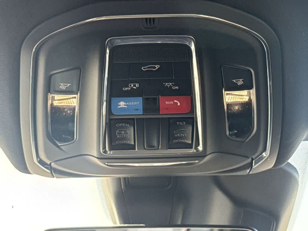 Thumbnail: 2026 Jeep Grand Cherokee - 20