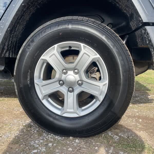 Thumbnail: 2021 Jeep Wrangler - 16