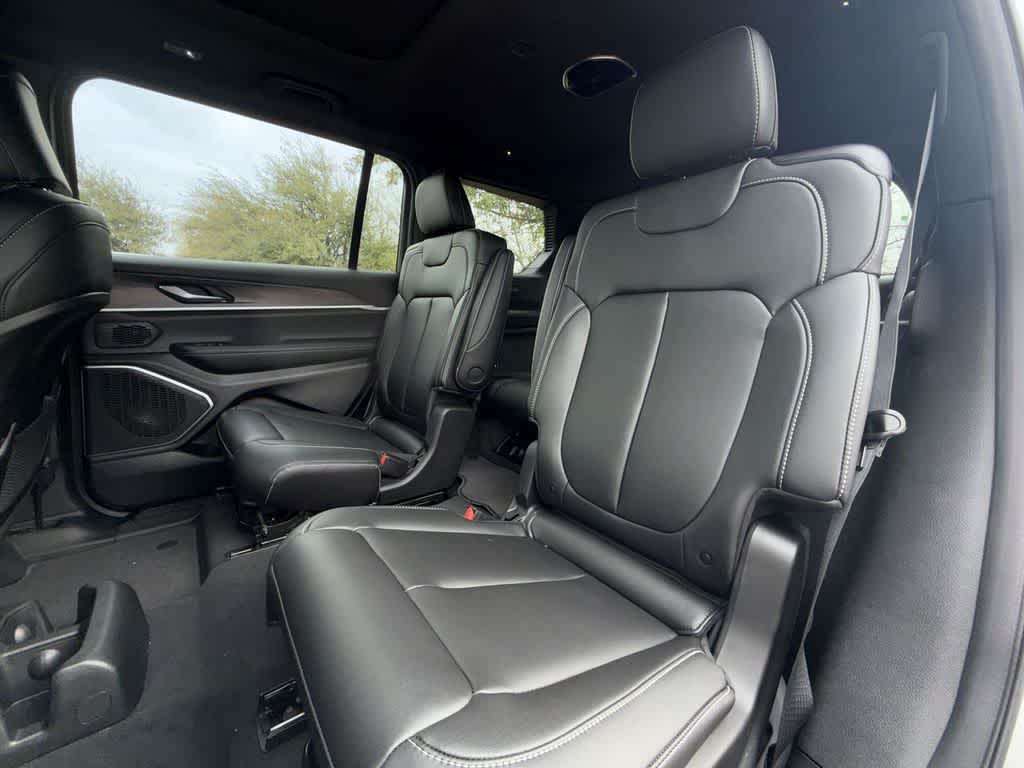 Thumbnail: 2026 Jeep Grand Cherokee L - 9