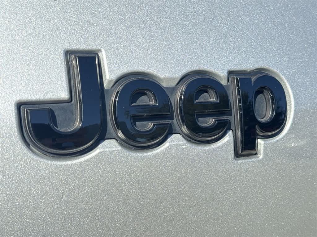 Thumbnail: 2024 Jeep Grand Cherokee L - 9