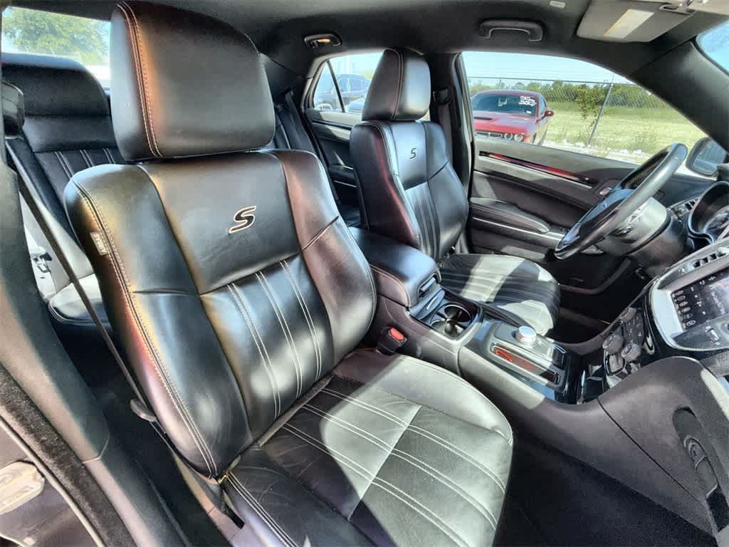 Thumbnail: 2021 Chrysler 300 - 13