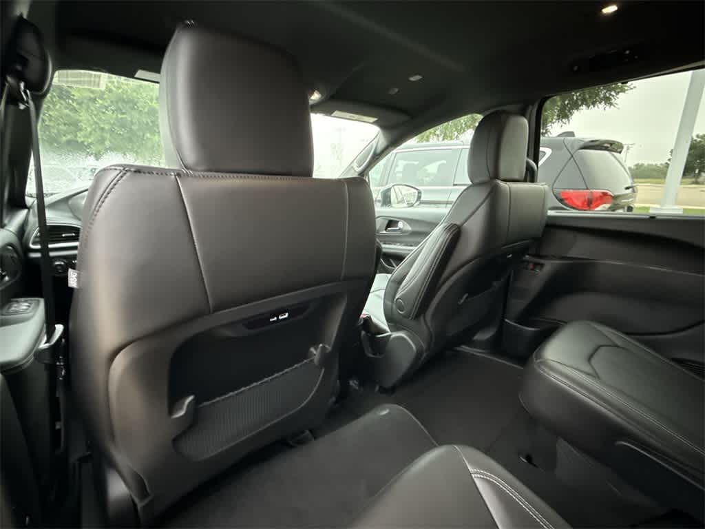 Thumbnail: 2025 Chrysler Pacifica - 11