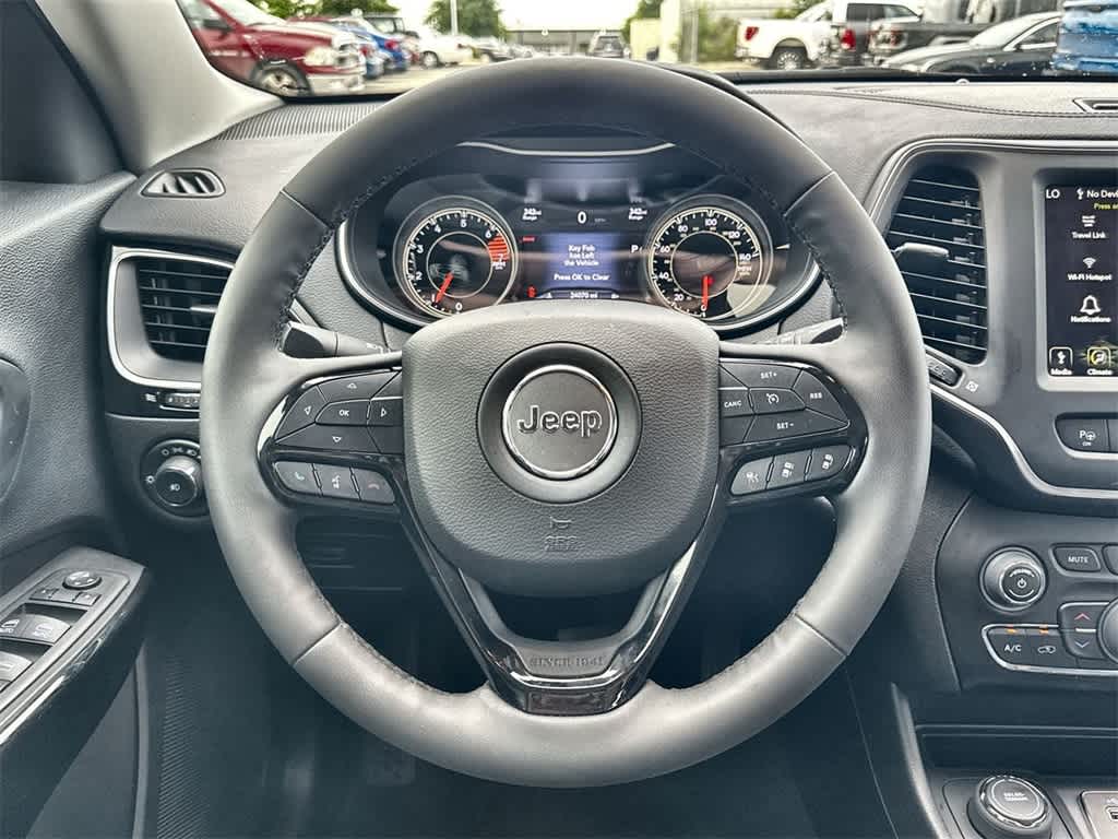 Thumbnail: 2023 Jeep Cherokee - 17