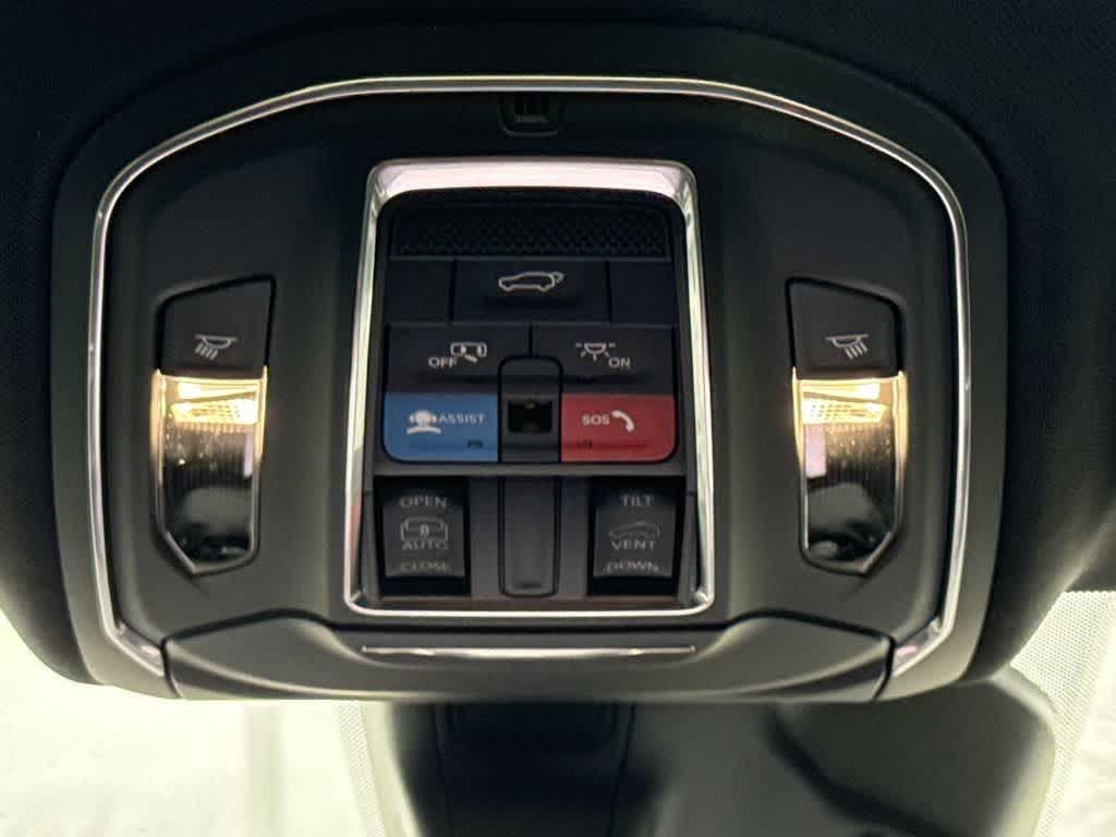 Thumbnail: 2026 Jeep Grand Cherokee - 20