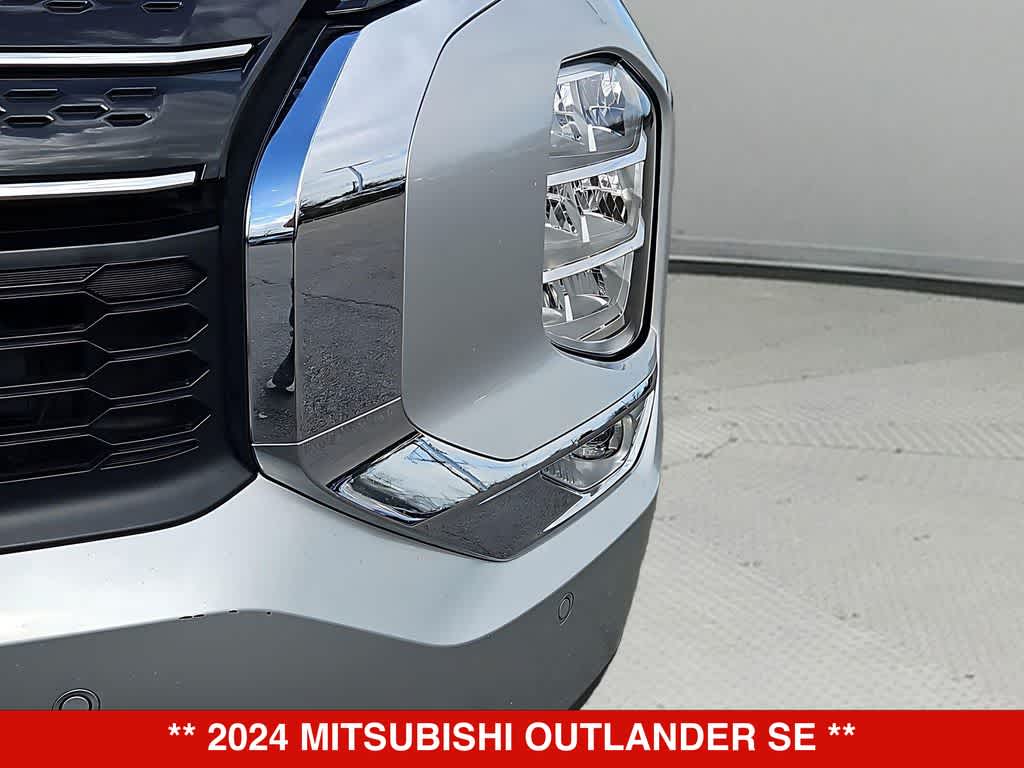 Thumbnail: 2024 Mitsubishi Outlander - 11