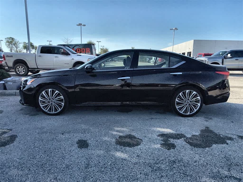 2023 Nissan Altima 2.5 SL photo 3