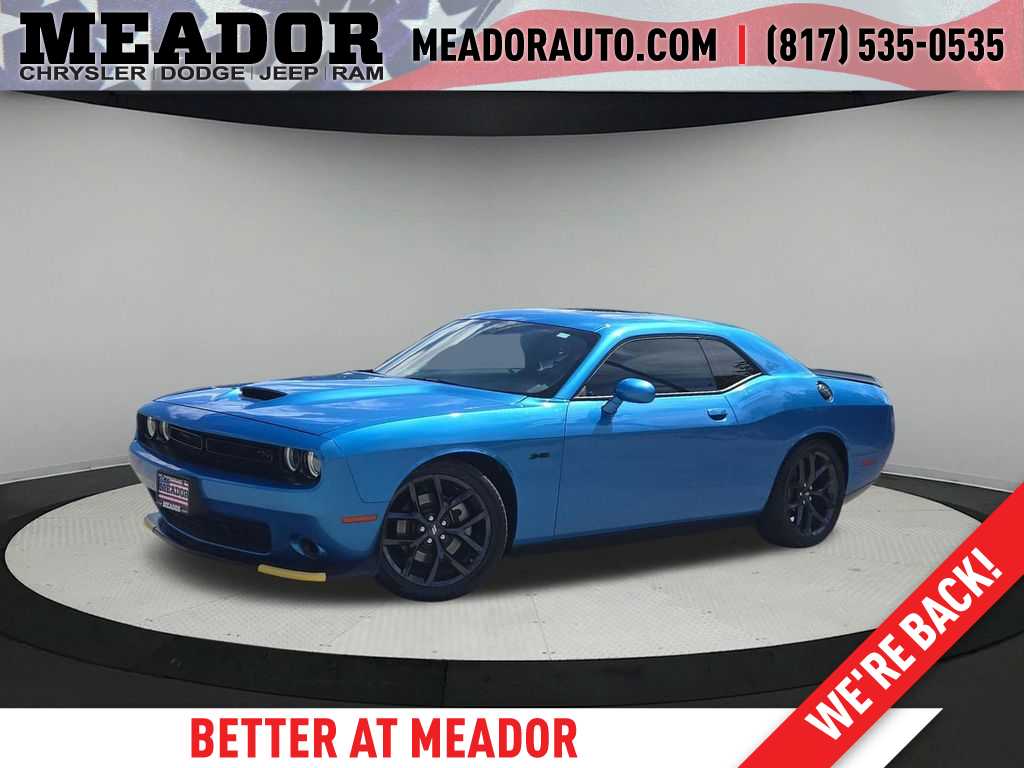 2023 Dodge Challenger R/T's photo