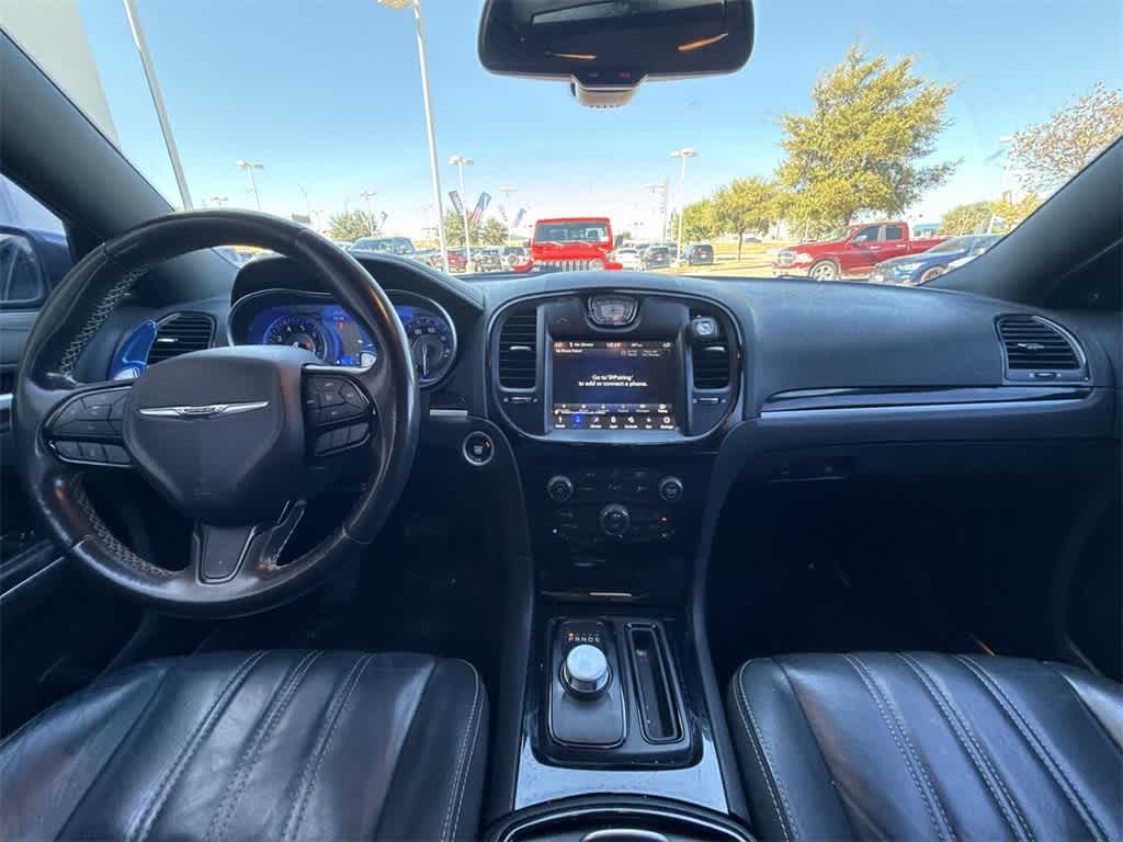 Thumbnail: 2021 Chrysler 300 - 14