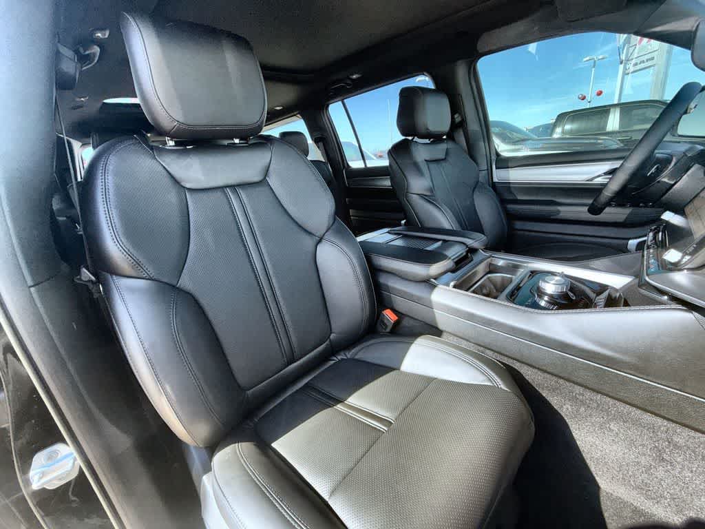 Thumbnail: 2026 Jeep Grand Wagoneer - 15