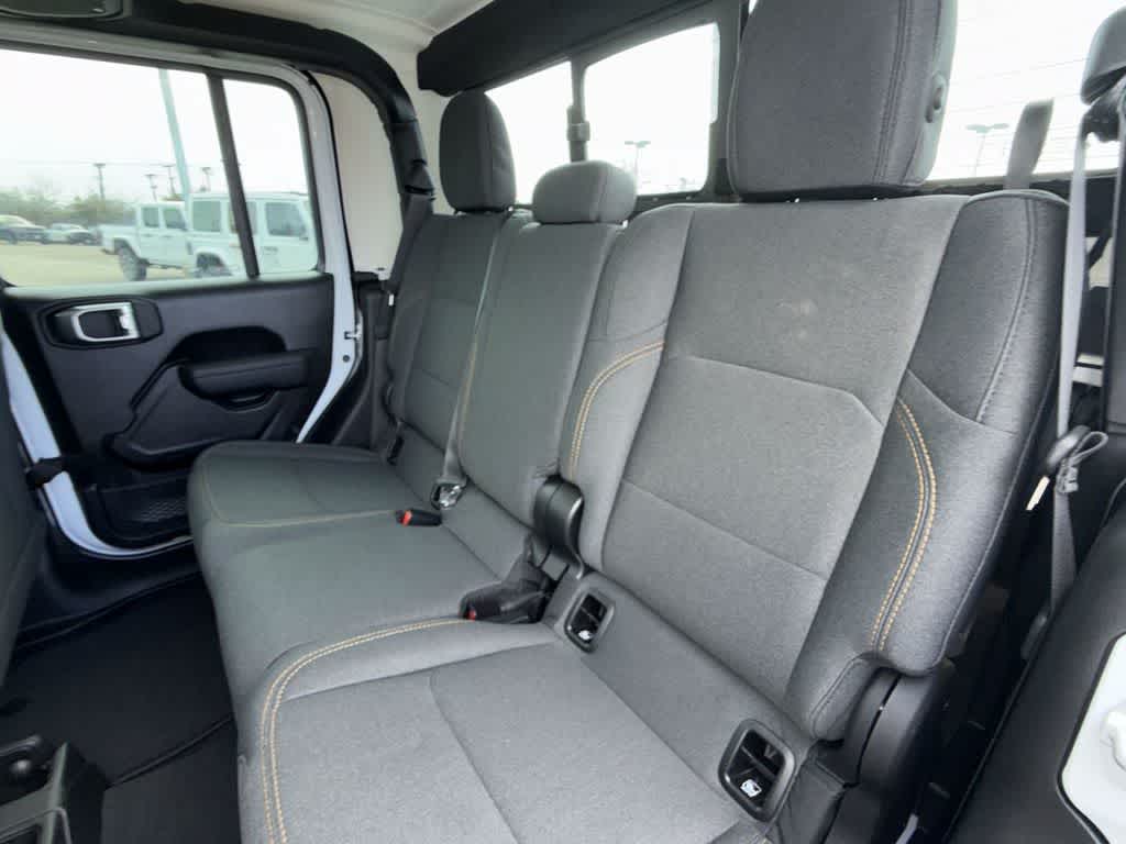 Thumbnail: 2026 Jeep Gladiator - 13