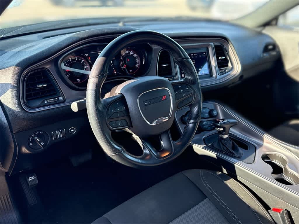 2023 Dodge Challenger SXT photo 2